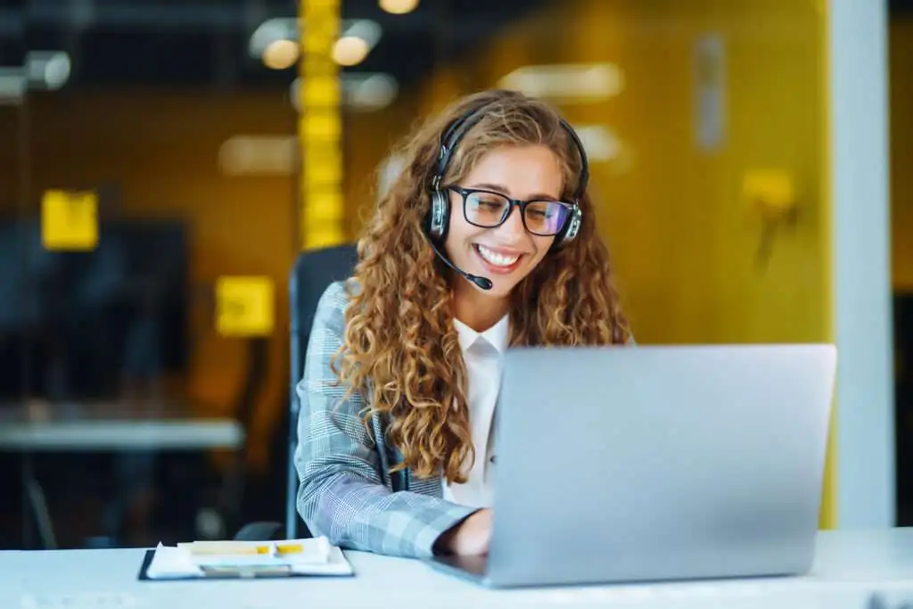 Customer service rep helping a customer over the phone